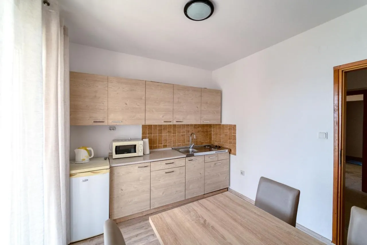 Apartmani Olga ビビニェ クロアチア