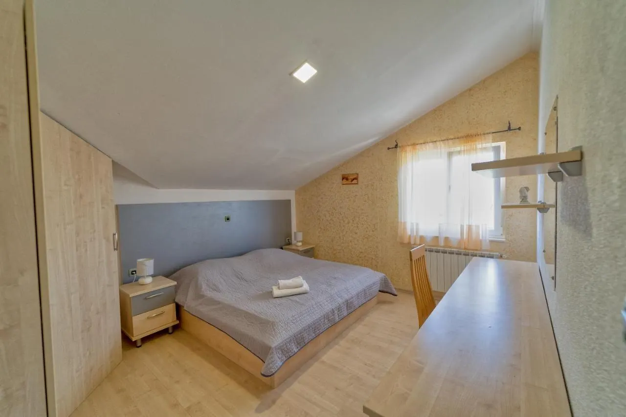 Apartmani Olga ビビニェ